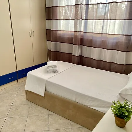 Spacious 3 Bedroom In Vollga Promenade 아파트
