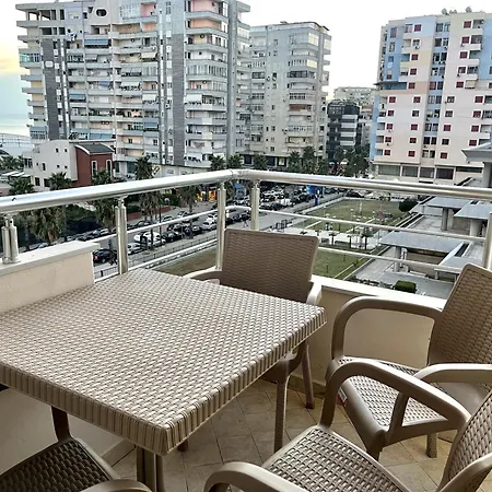 Spacious 3 Bedroom In Vollga Promenade 아파트