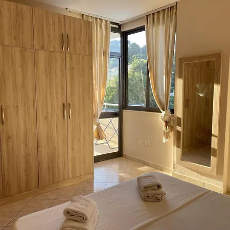 아파트 Spacious 3 Bedroom In Vollga Promenade *