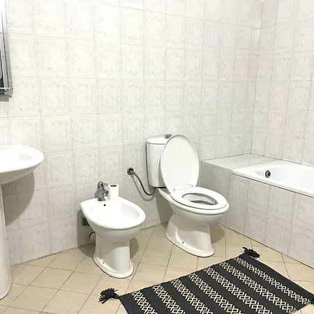 Spacious 3 Bedroom In Vollga Promenade 아파트 *